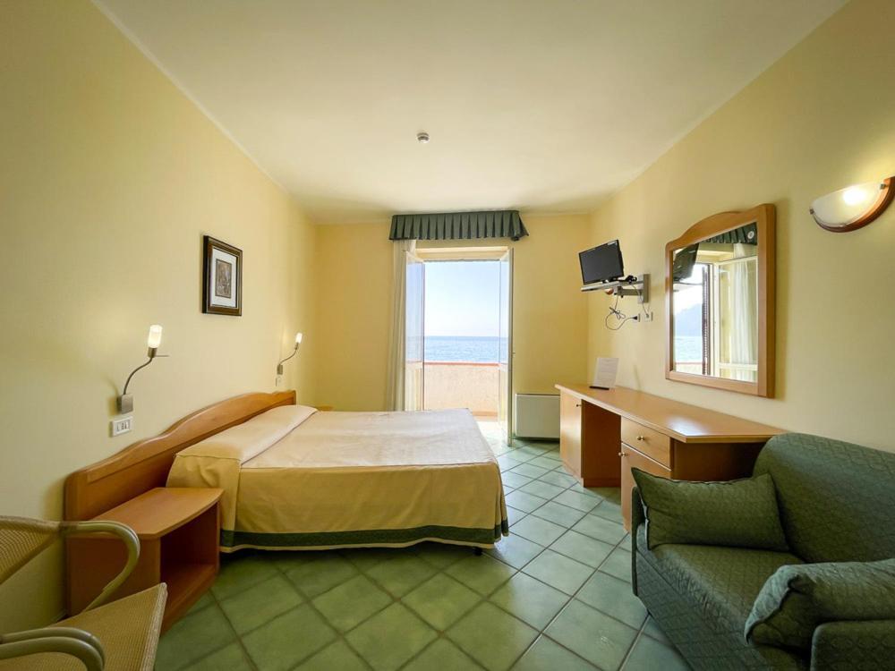 Albergo Da Carmine Castellabate Exterior photo