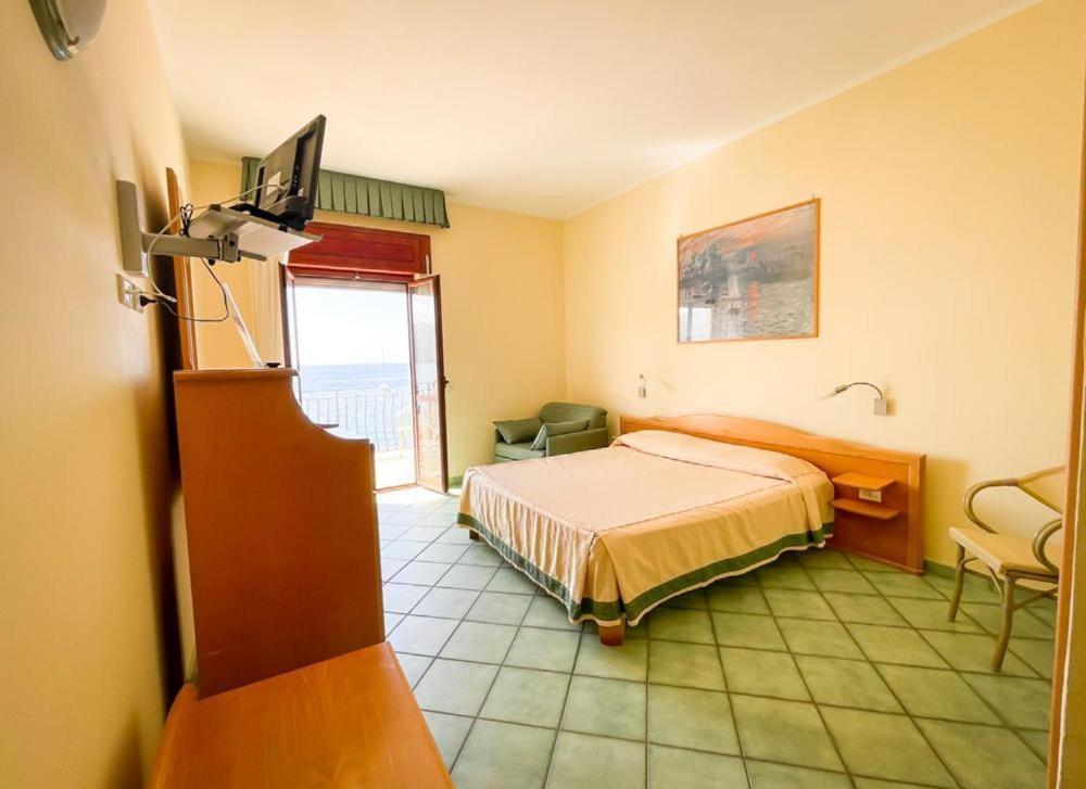 Albergo Da Carmine Castellabate Exterior photo